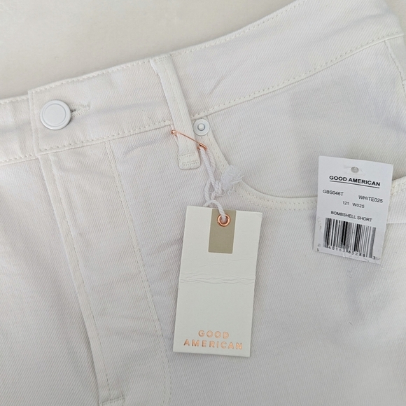 Good American Short Bombshell High Rise Frayed Hems Stretch Denim White 8/29 NWT - Picture 13 of 13
